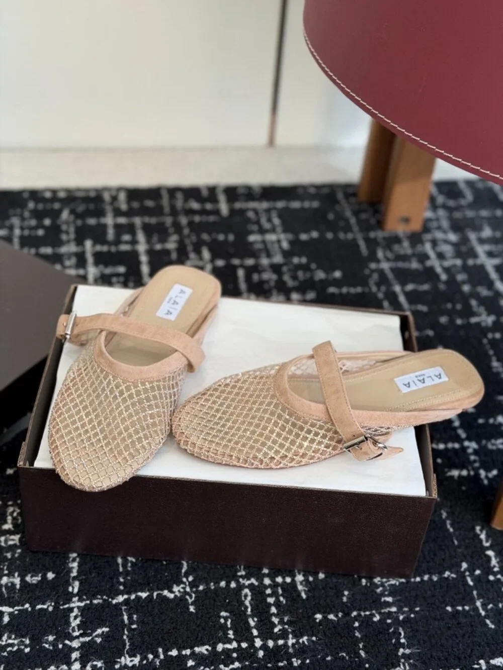 ALAÏA style Elegant Woven Flat Mules